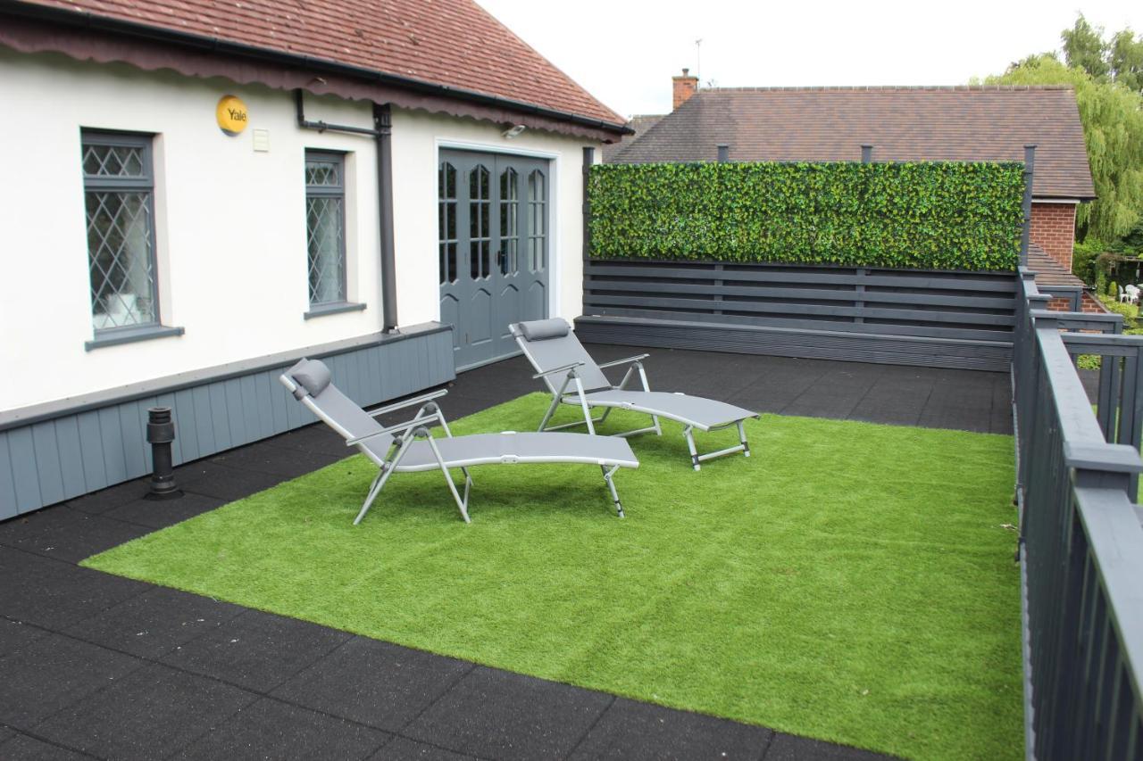 Modern Spacious House - Sleeps 16, Free Parking, Sun Terrace Nuneaton Exterior photo